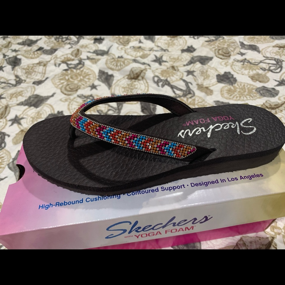 Sketcher flip flops memory foam size 7